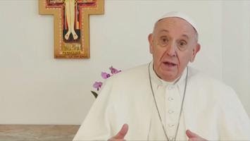 Papa Francisco passa bem após cirurgia no intestino, informa o Vaticano