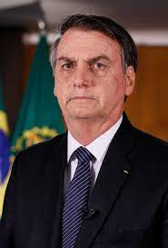 Bolsonaro mente e diz a investidores em Dubai que Amazônia 'não pega fogo' e 'ataques' 'não são justos'